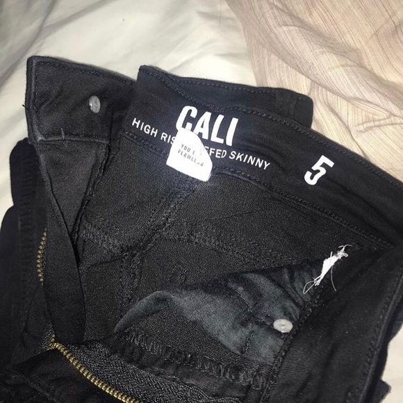 Black skinny jeans never worn - size 5 - Picture 3 of 3